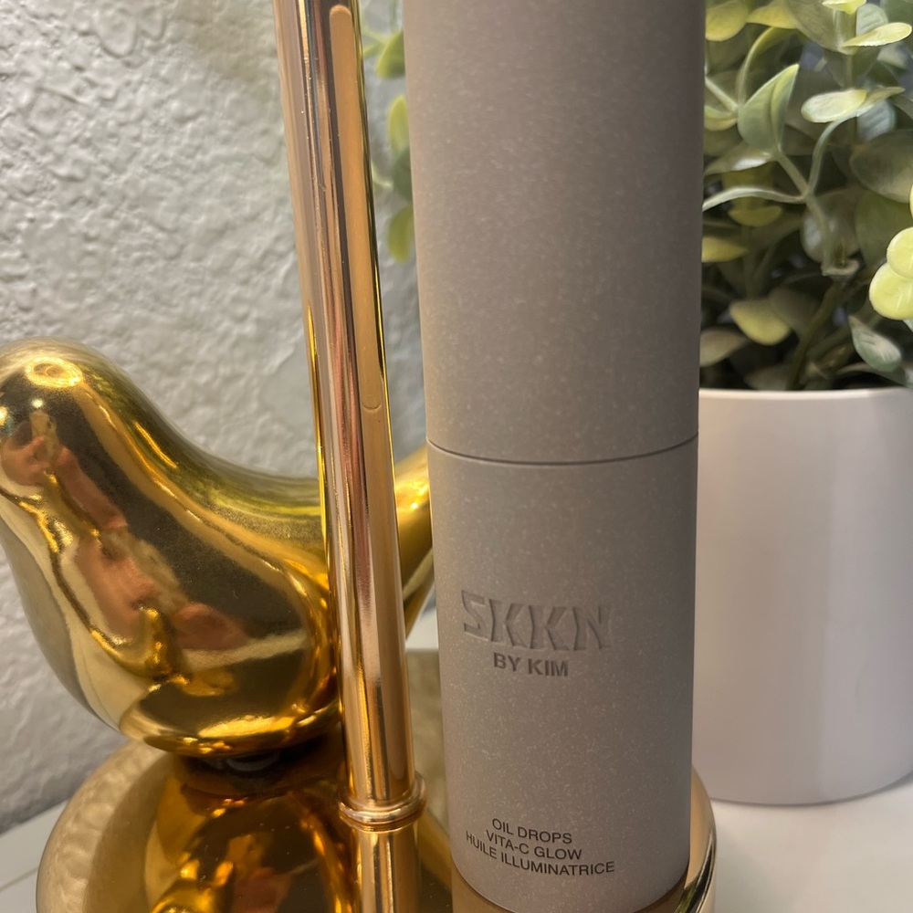 NEW- SKKN by Kim Vita-C Glow Oil Drops